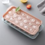 Diamond shaped ice cube tray